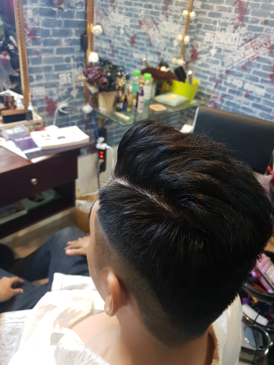 Cắt tạo kiểu tóc nam