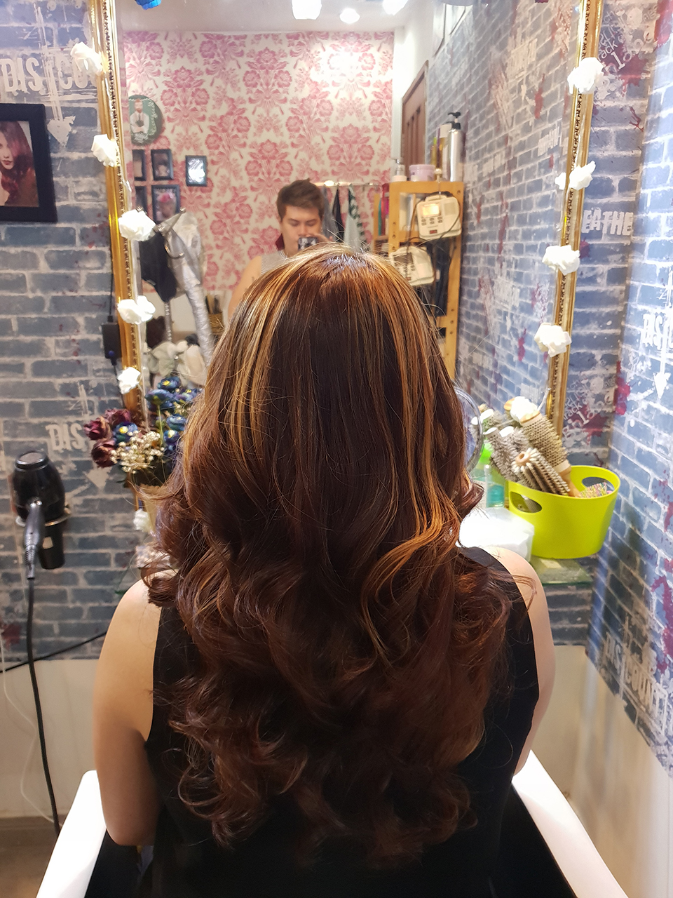 Cắt tóc tạo kiểu nữ